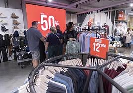 Los comercios de Cartagena adelantan sus rebajas