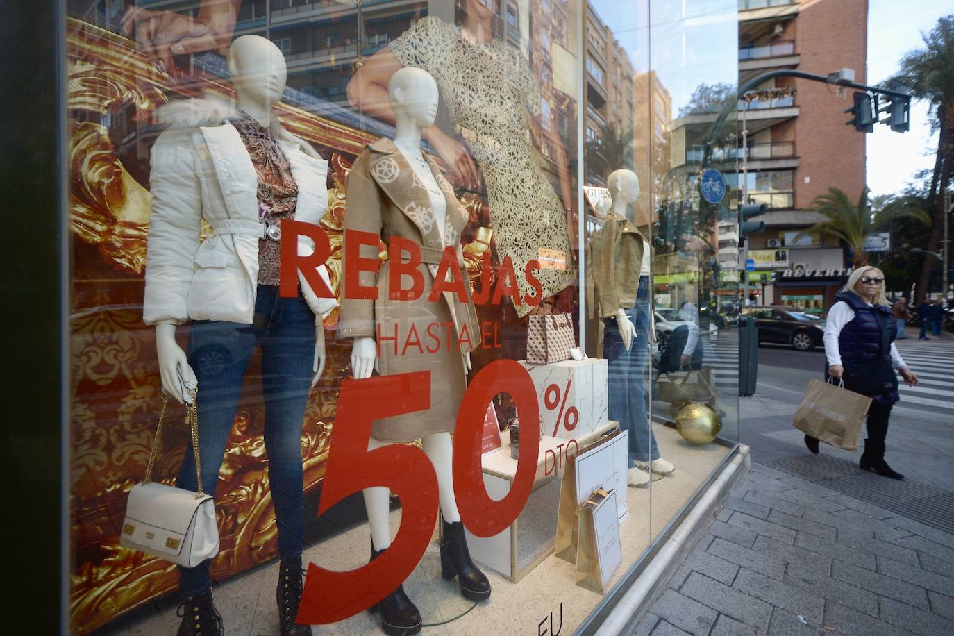 Las imágenes del comienzo de las rebajas en Murcia