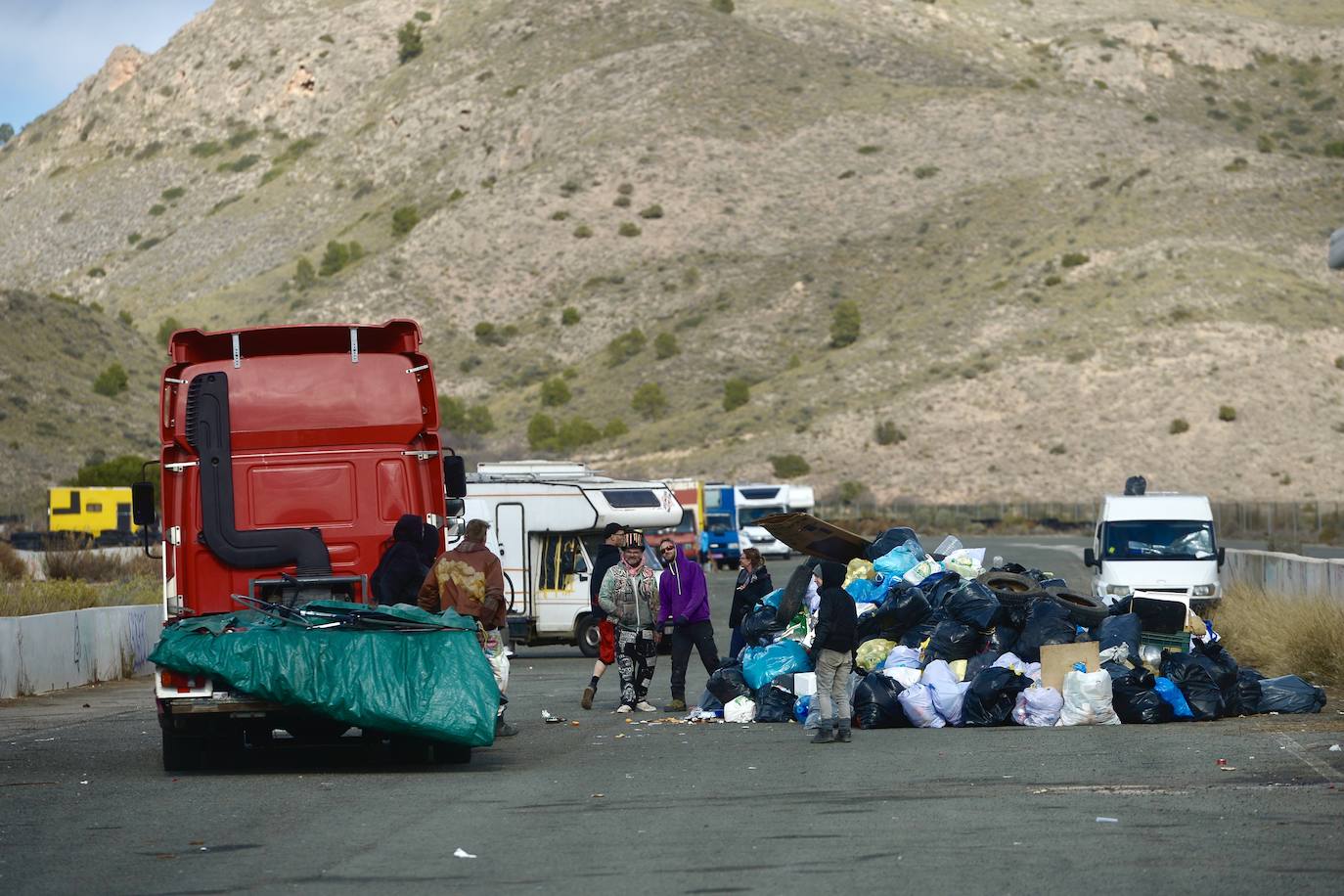 La &#039;rave&#039; de Fuente Álamo llega a su fin, en imagenes