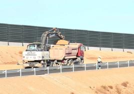 La empresa constructora estaba terminando el mes pasado uno de los accesos a la autovía.