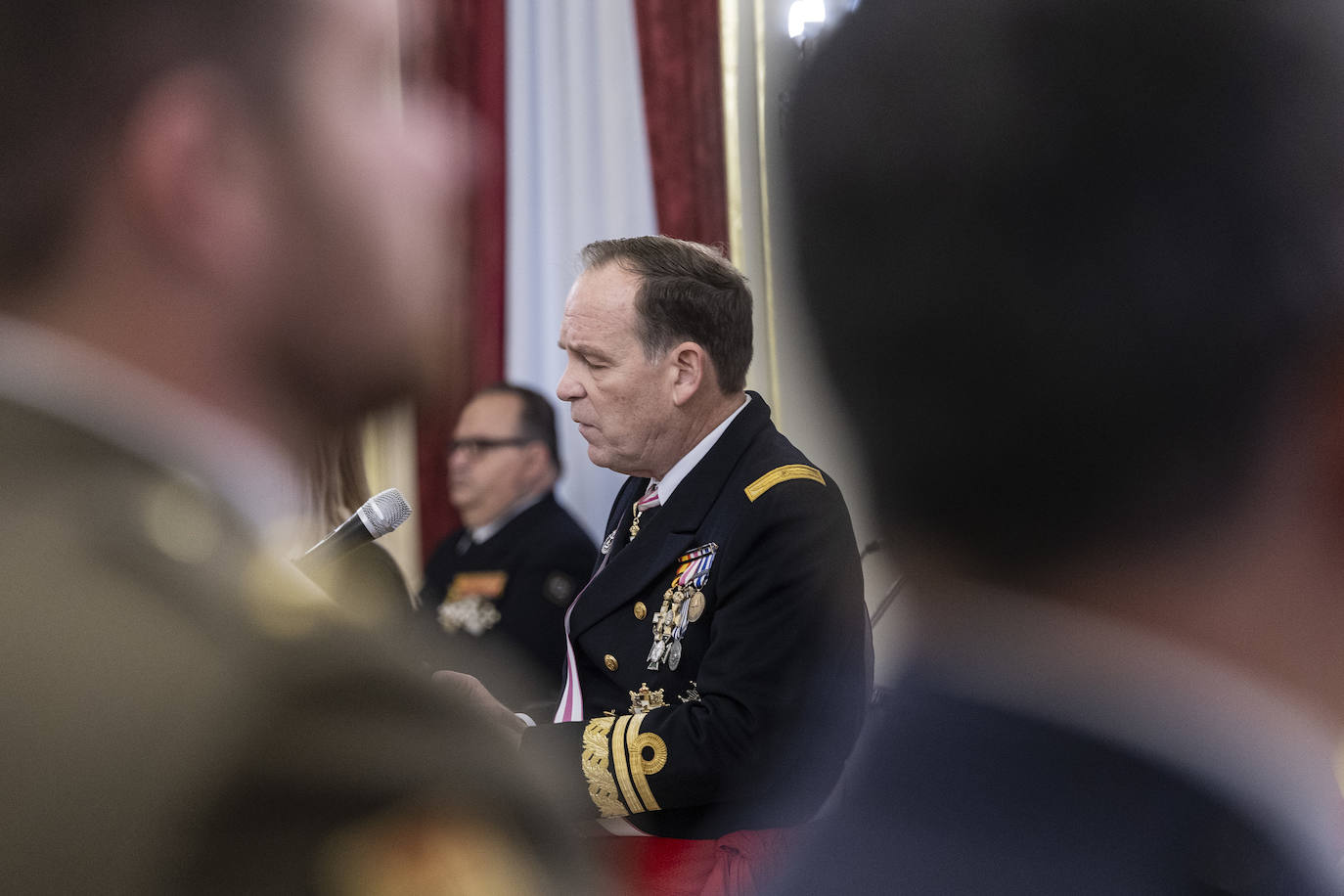 Desfile militar con motivo de la Pascua Militar en Cartagena, en imágenes