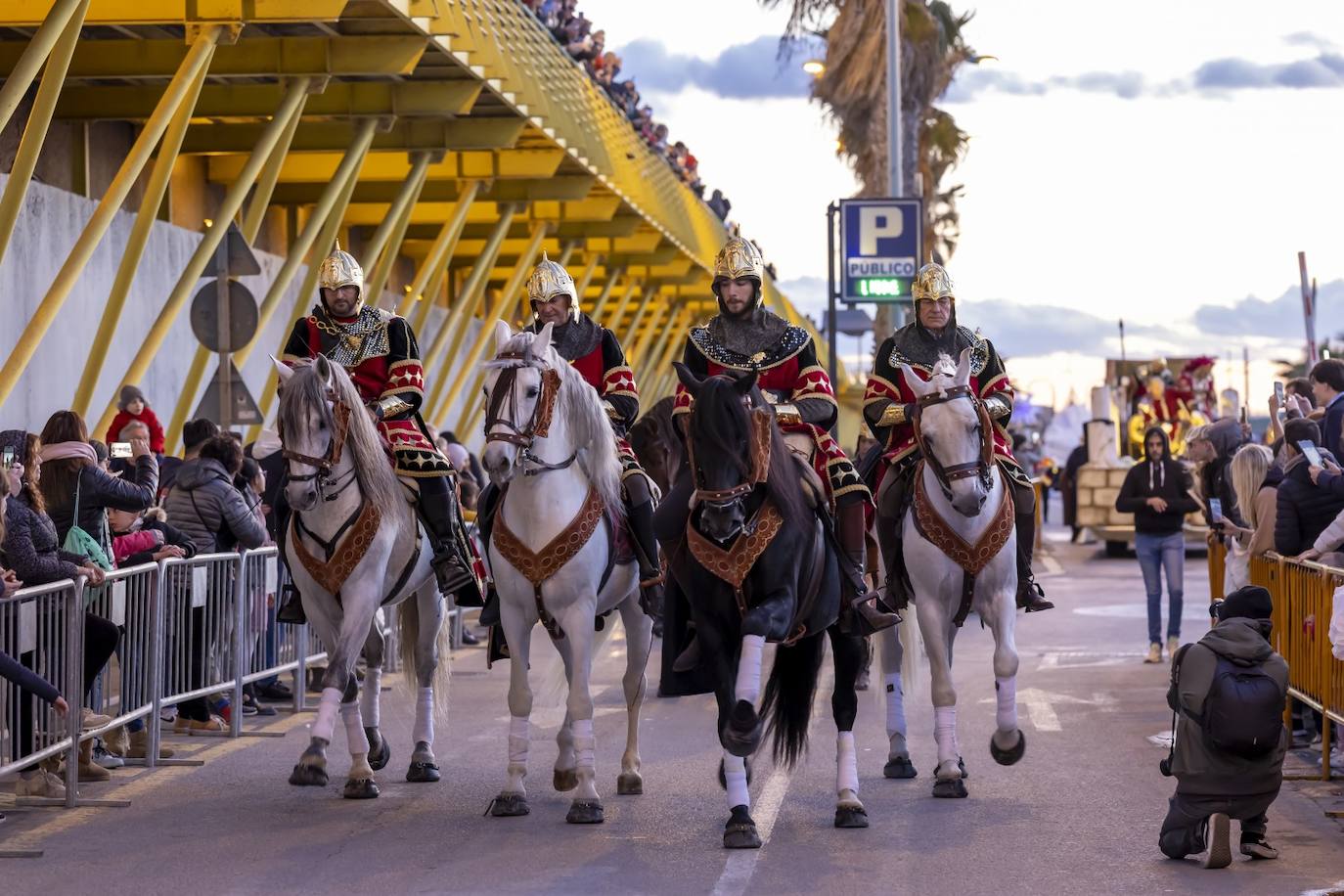 La cabalgata de Reyes Magos de Torrevieja, en imágenes
