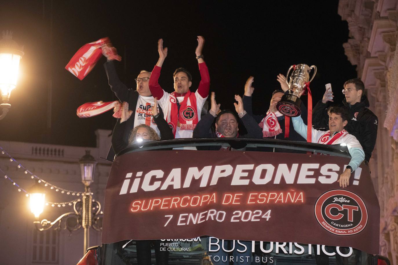 La celebración de la victoria del Jimbee en la Supercopa, en imágenes