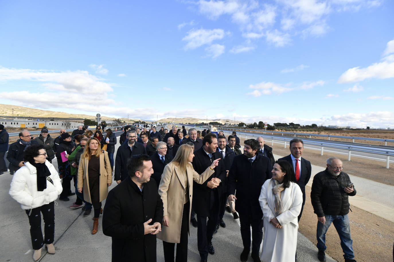 Inauguración del último tramo de la autovía A-33