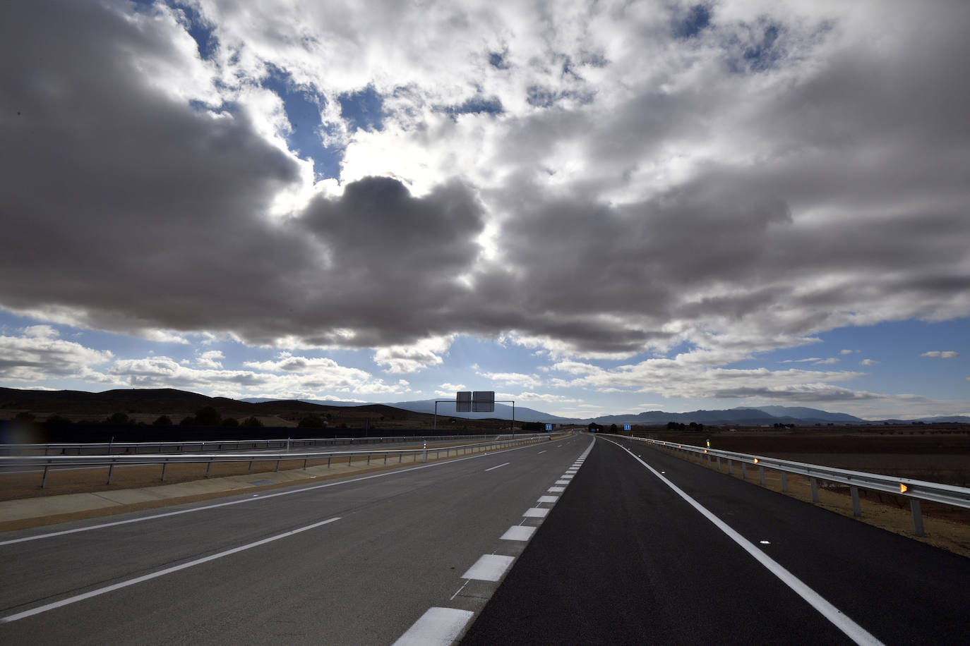 Inauguración del último tramo de la autovía A-33