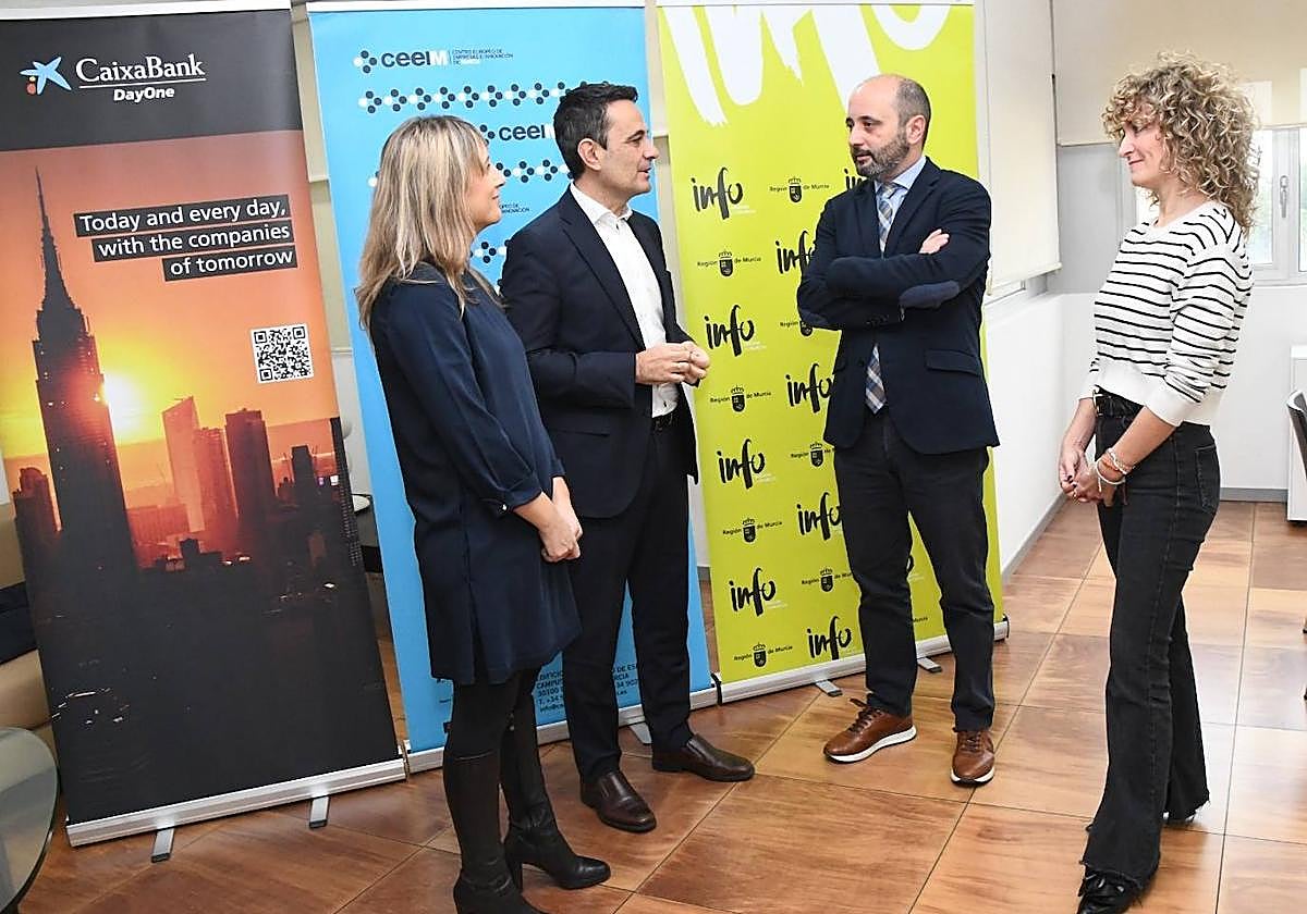 Renovación del compromiso entre el Info y CaixaBank.