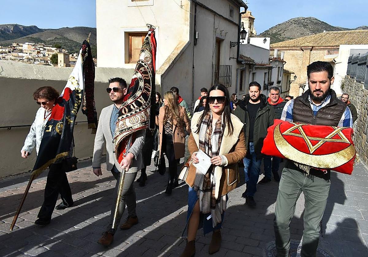 La peregrinación a la Vera Cruz, este domingo, de los colectivos festeros de Caravaca.