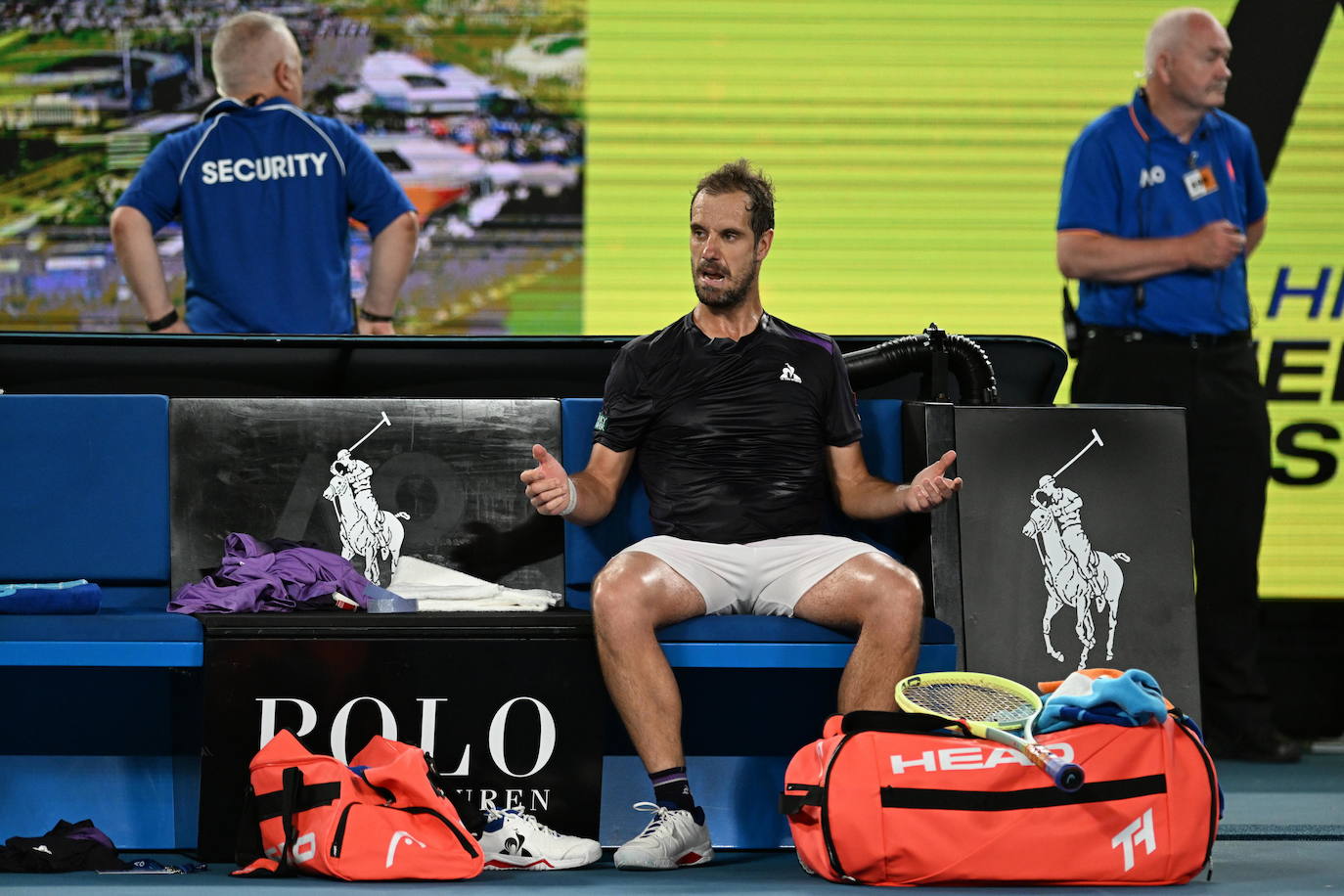 La victoria de Carlos Alcaraz ante Richard Gasquet en el Abierto de Australia, en imágenes