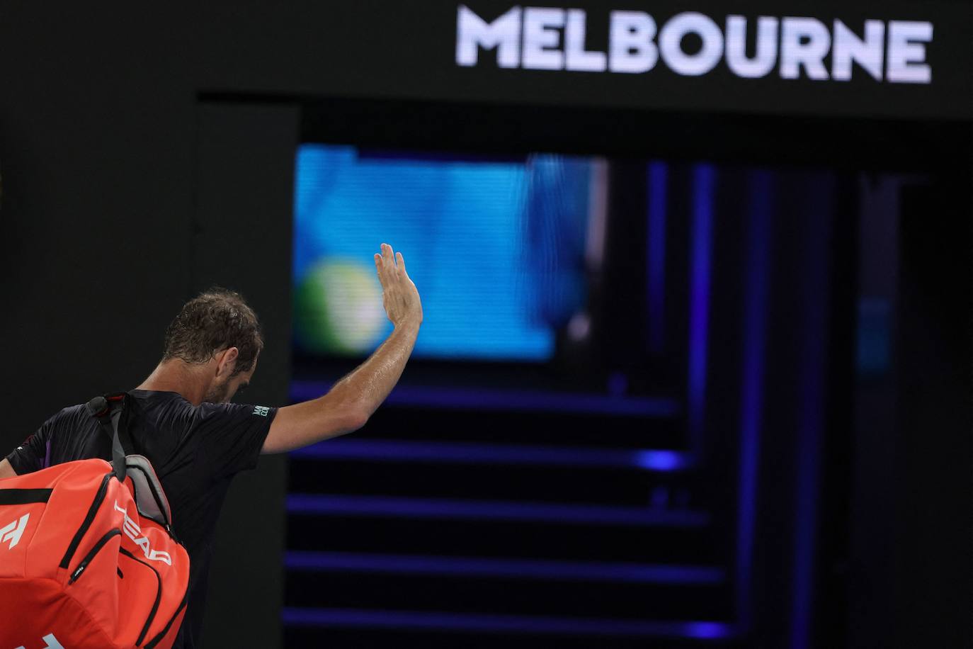 La victoria de Carlos Alcaraz ante Richard Gasquet en el Abierto de Australia, en imágenes