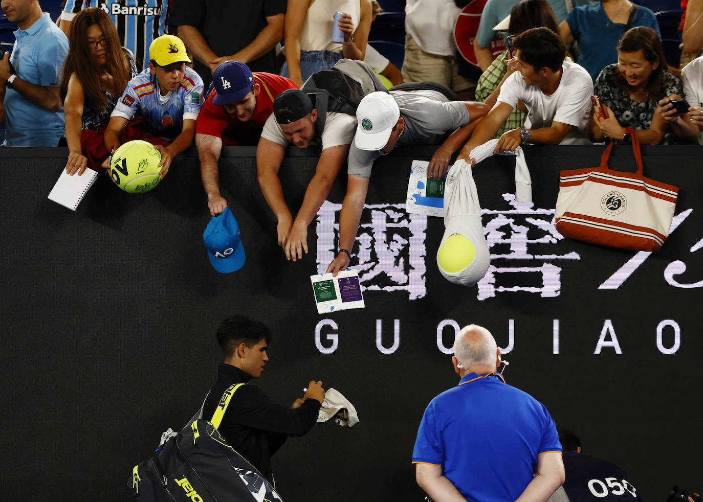 La victoria de Carlos Alcaraz ante Richard Gasquet en el Abierto de Australia, en imágenes