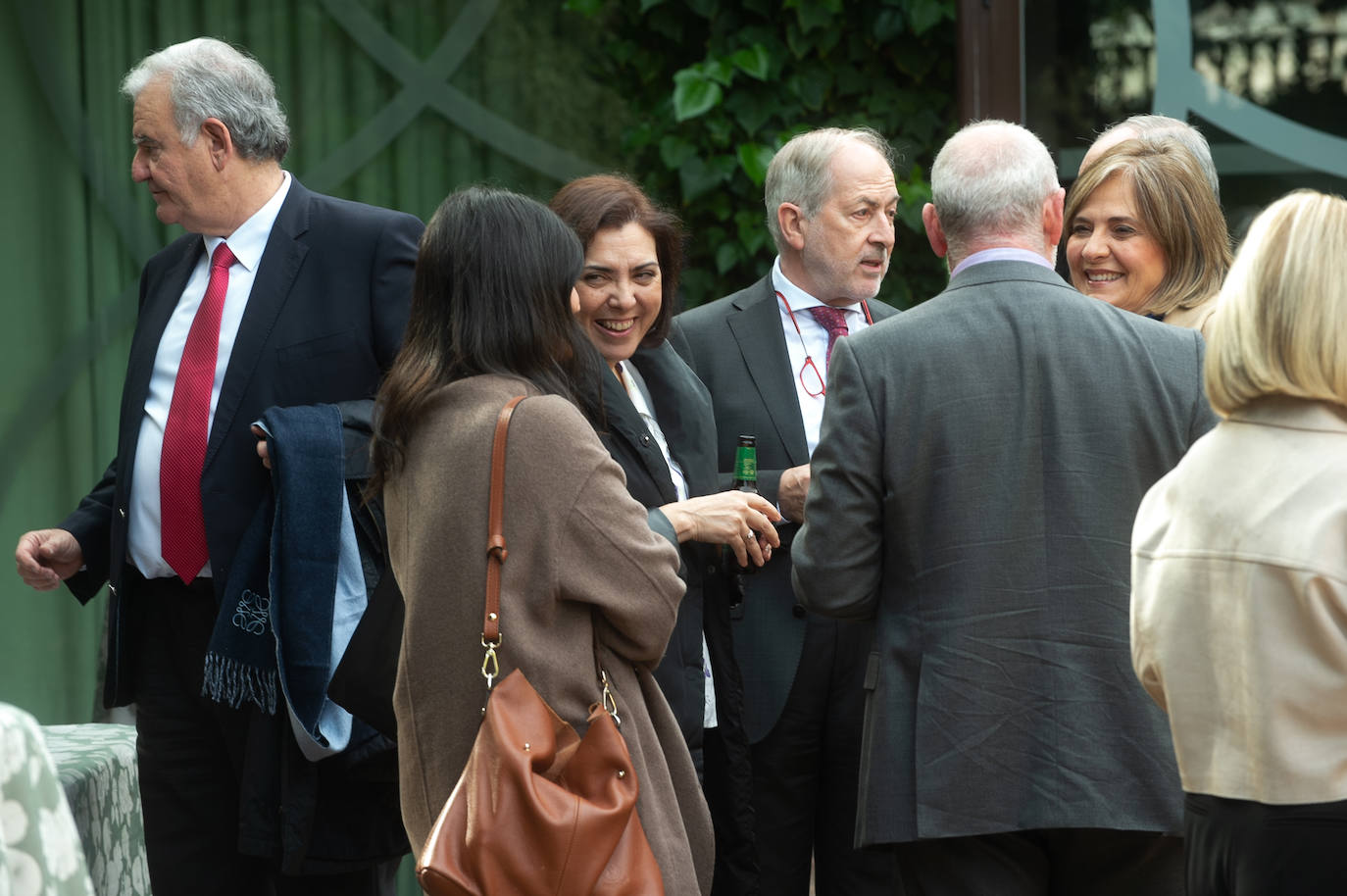 El murciano Cristóbal Belda participa en el foro-tertulia La Luz