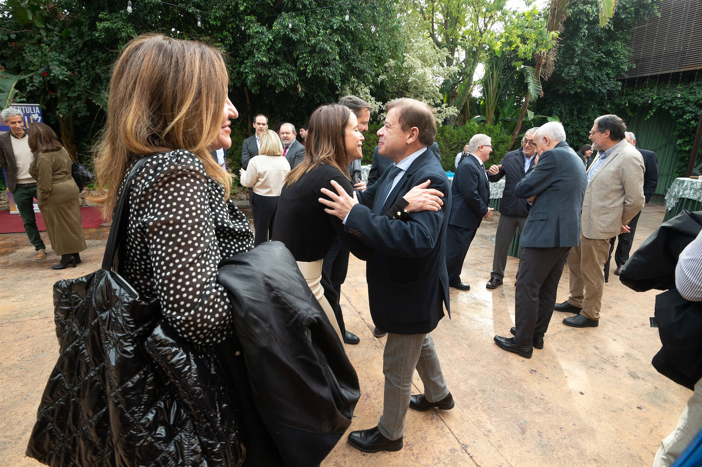 El murciano Cristóbal Belda participa en el foro-tertulia La Luz