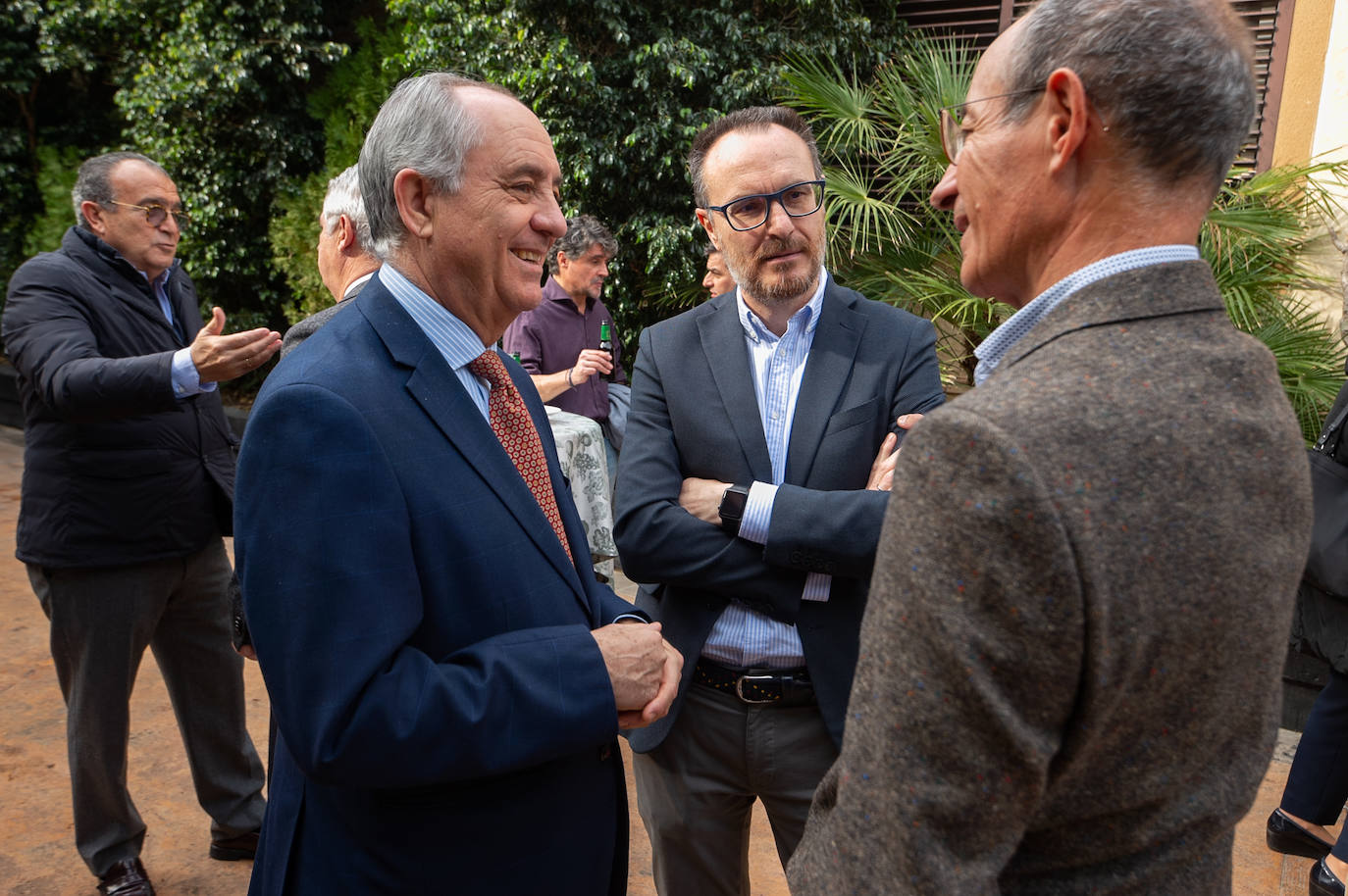 El murciano Cristóbal Belda participa en el foro-tertulia La Luz