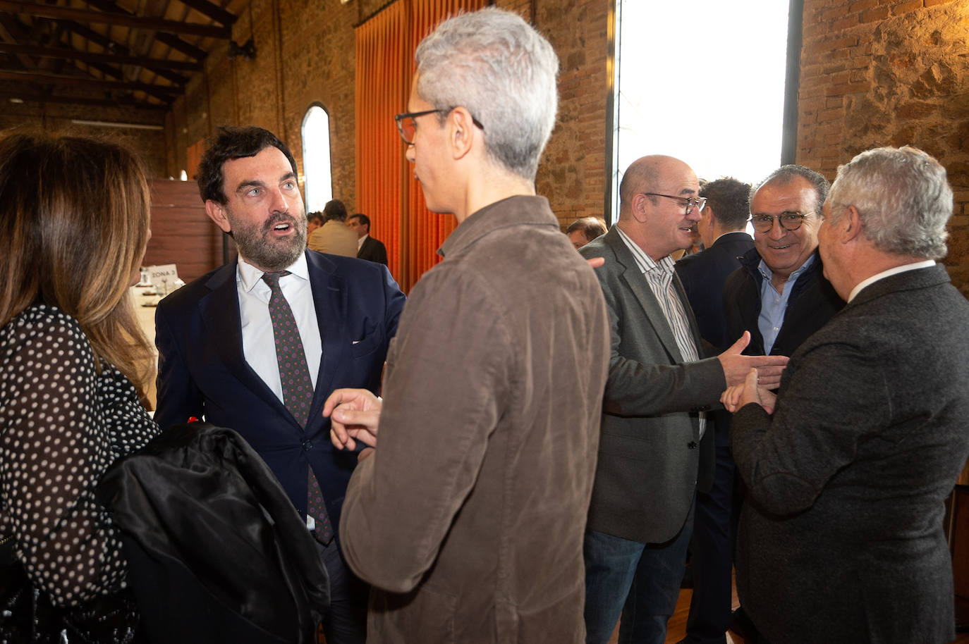 El murciano Cristóbal Belda participa en el foro-tertulia La Luz