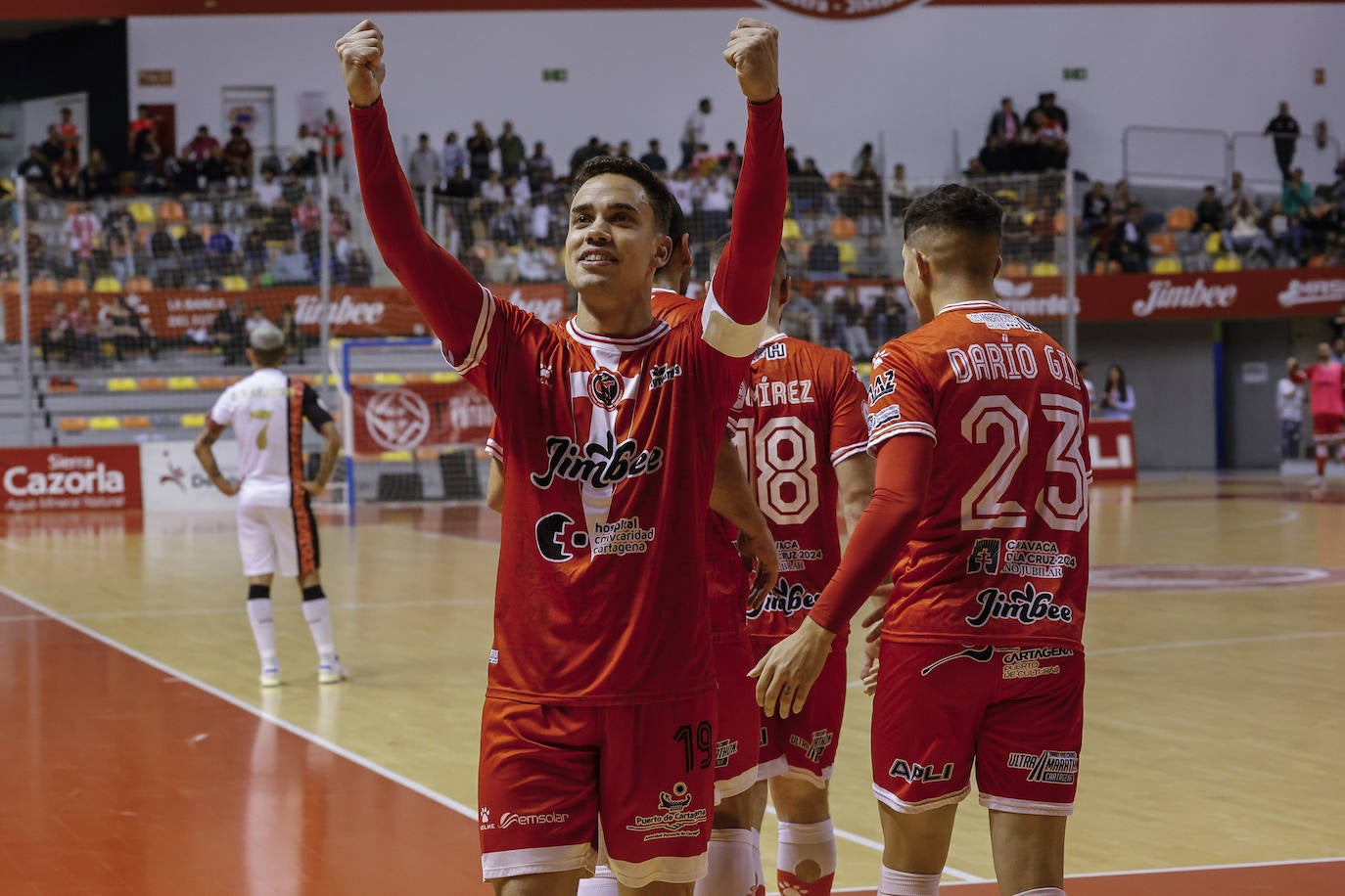 Las imágenes del Jimbee-ElPozo