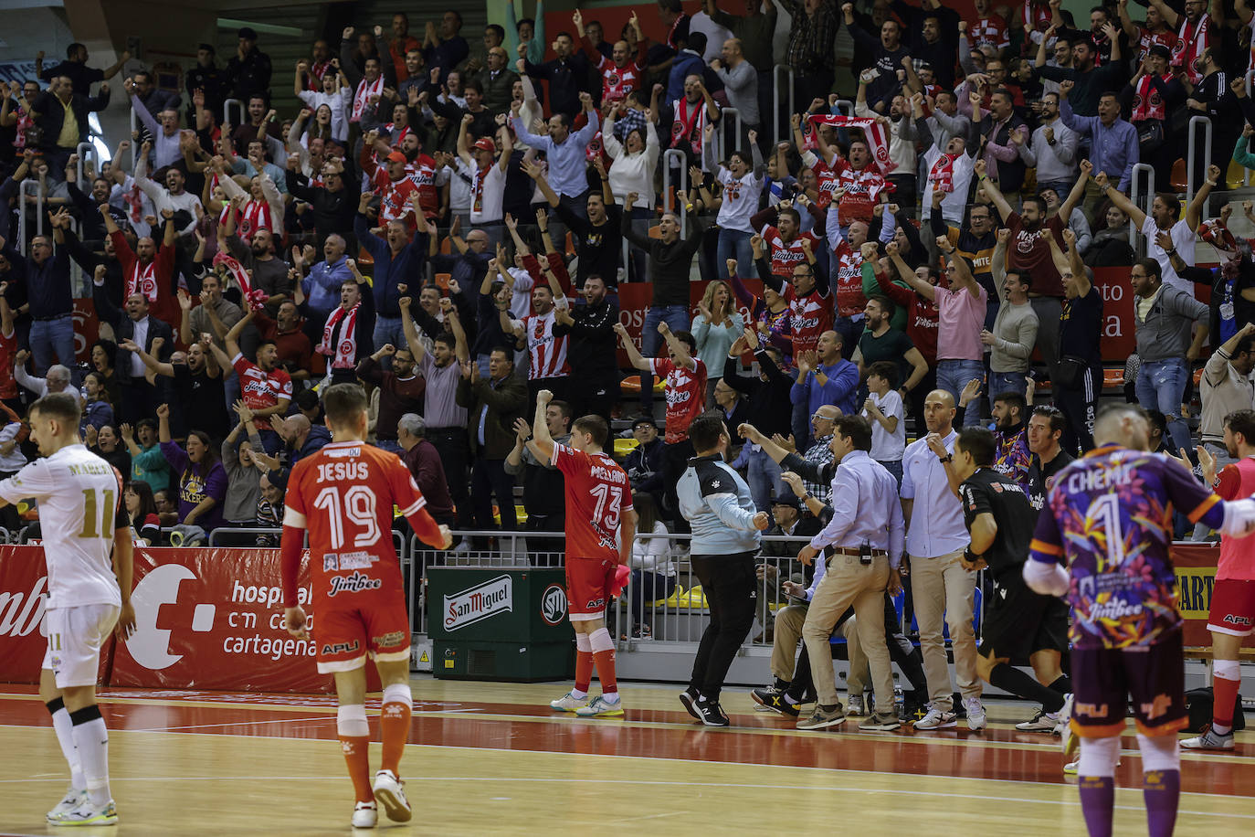 Las imágenes del Jimbee-ElPozo