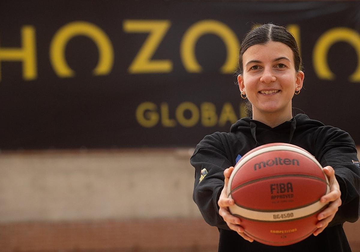 Carmen Grande, este miércoles en su presentación con el Jairis.