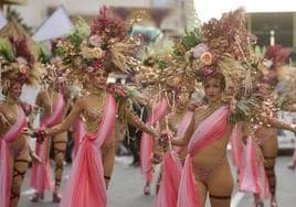 Una comparsa en el desfile del Carnaval de Cabezo de Torres, en 2023.