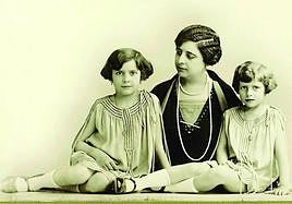 Fotografía realizada en 1929 que forma parte de la exposición comisariada por José Fernando Vázquez Casillas, director del Laboratorio de Investigación Fotográfica de la Universidad de Murcia, y en la que se puede apreciar el interés creativo y artístico de la saga familiar así como el dominio de la técnica.