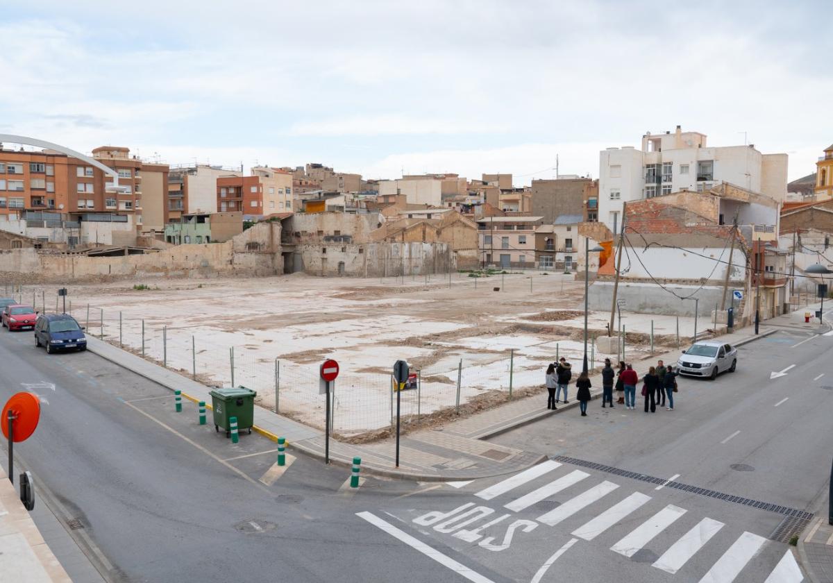 Solar que se destinará al nuevo centro de salud y a la construcción de viviendas en San Cristóbal.