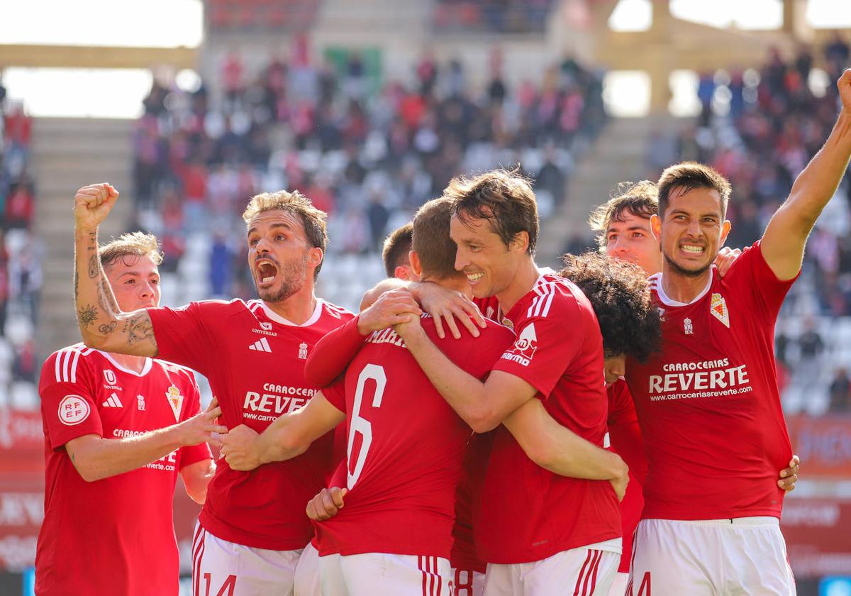 El Real Murcia gana en casa al Atlético Baleares