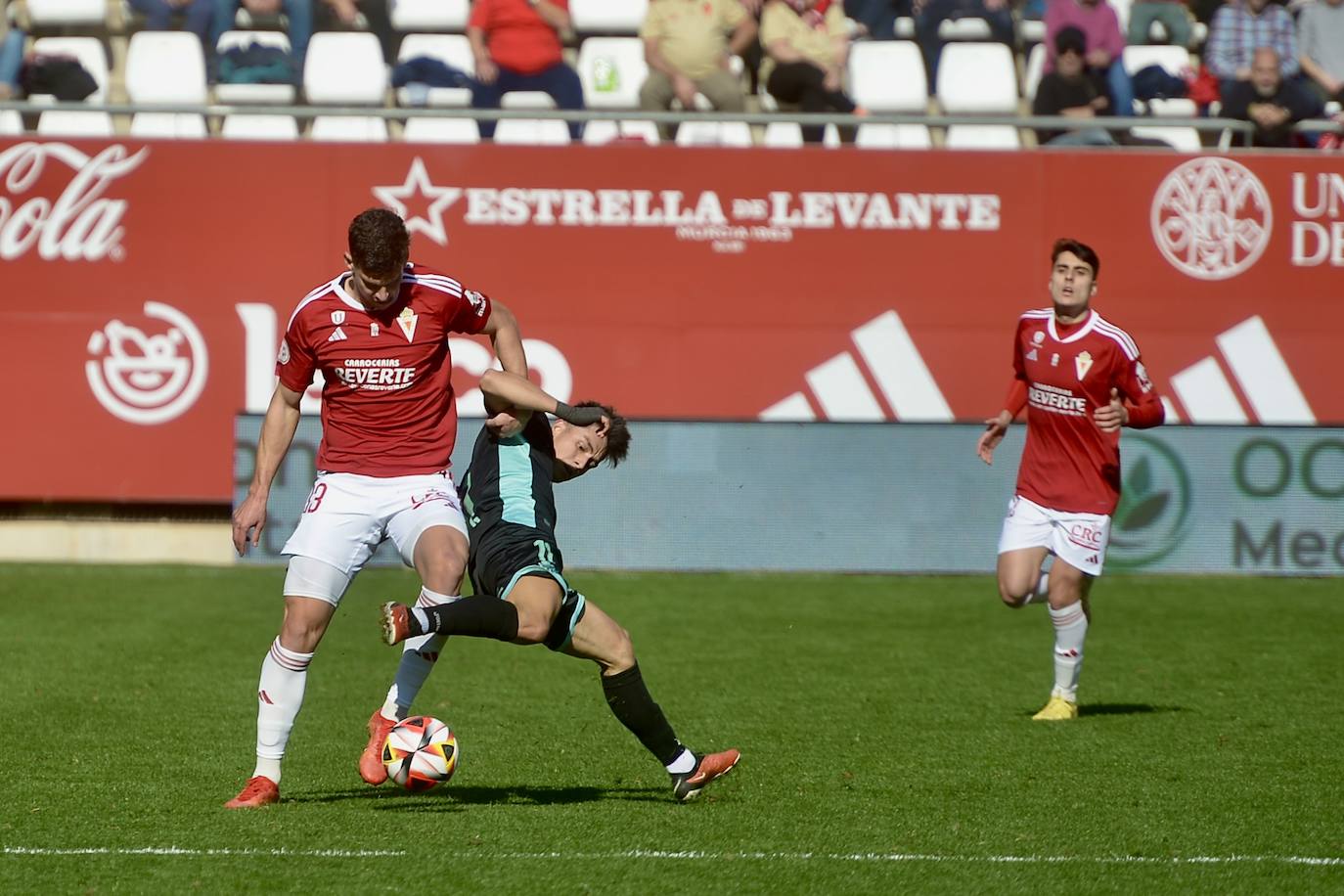 El Real Murcia gana en casa al Atlético Baleares