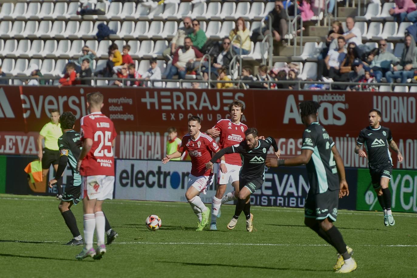 El Real Murcia gana en casa al Atlético Baleares