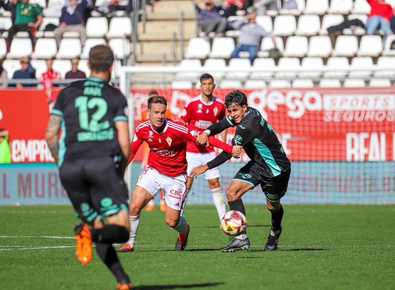 El Real Murcia gana en casa al Atlético Baleares