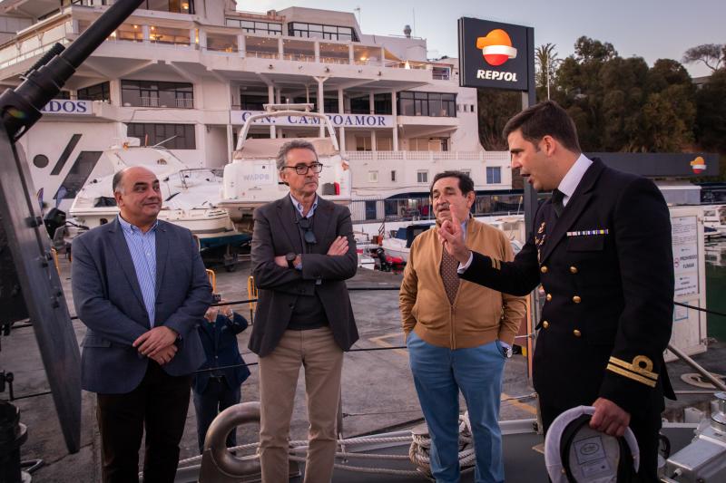 La visita de la patrullera de la Armada a Campoamor, en imágenes
