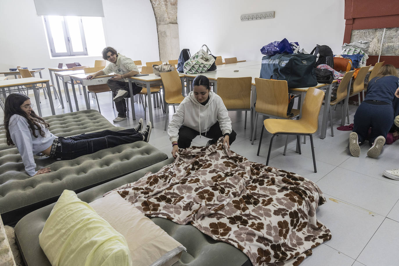 Las imágenes del encierro de los alumnos de Enfermería de Cartagena
