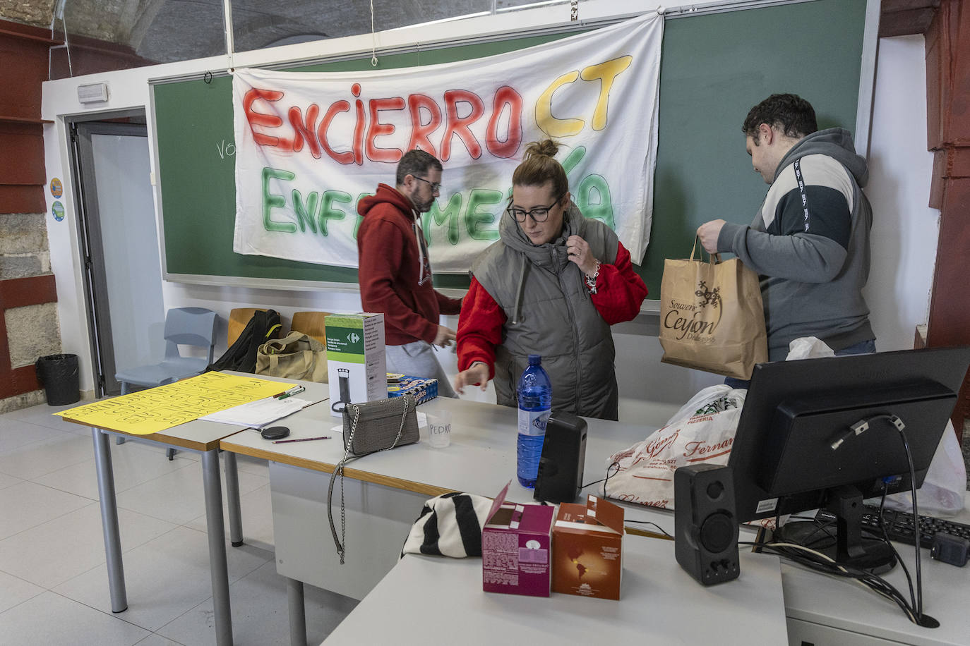 Las imágenes del encierro de los alumnos de Enfermería de Cartagena