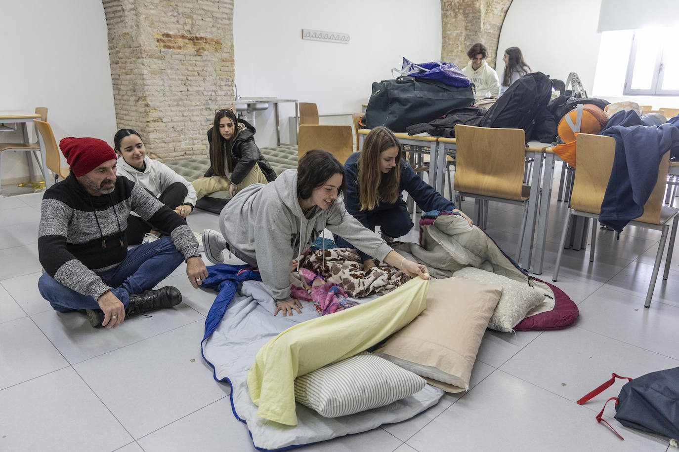 Las imágenes del encierro de los alumnos de Enfermería de Cartagena