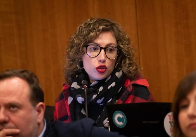 La portavoz de Cambiemos, Leticia Pertegal, en el pleno de este jueves.
