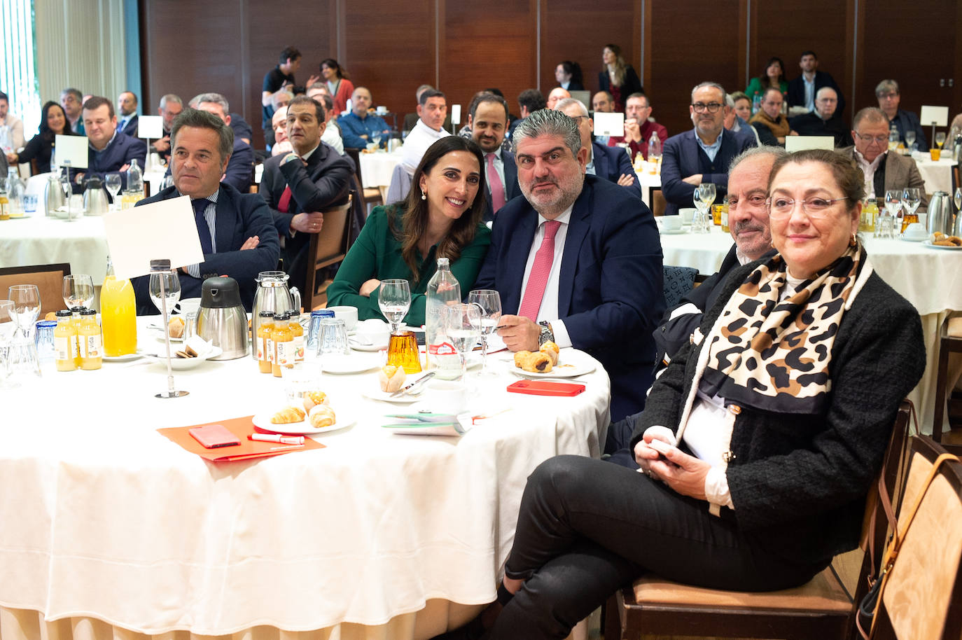 Las imágenes del Foro Agro organizado por Santander y LA VERDAD