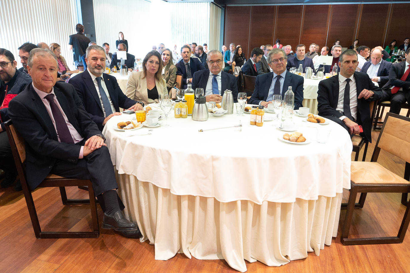 Las imágenes del Foro Agro organizado por Santander y LA VERDAD
