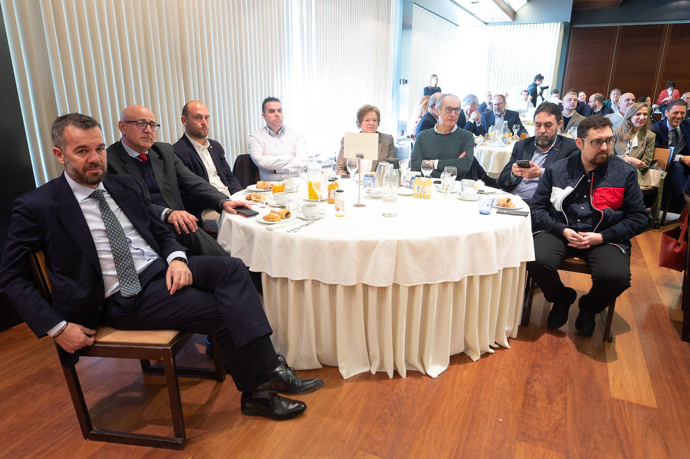 Las imágenes del Foro Agro organizado por Santander y LA VERDAD