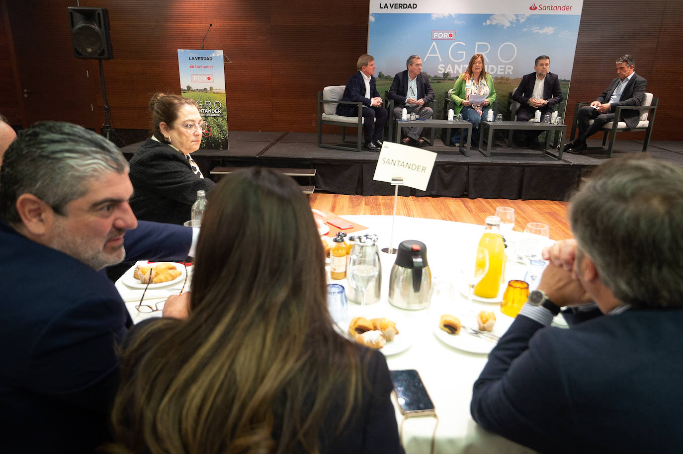 Las imágenes del Foro Agro organizado por Santander y LA VERDAD