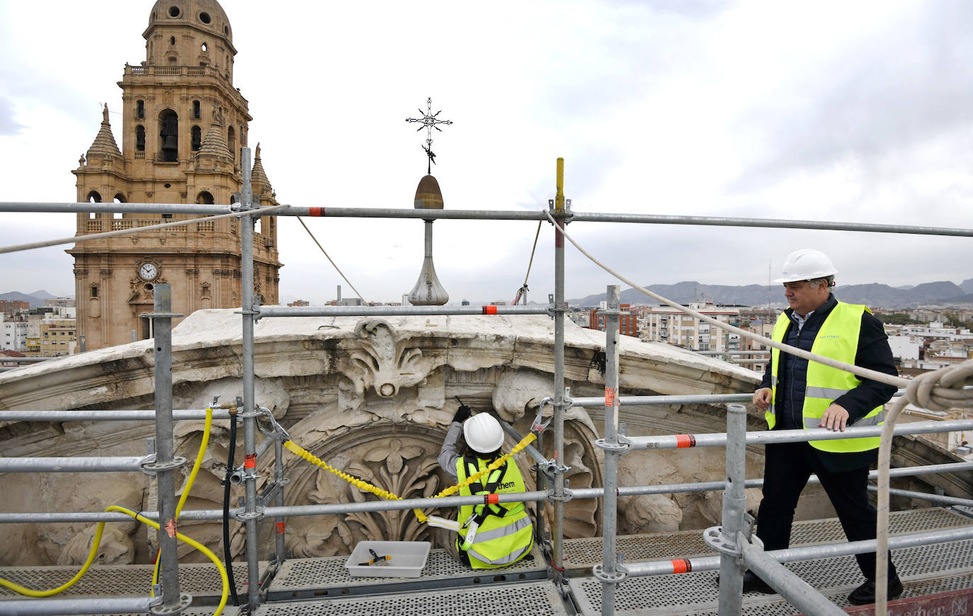 Trabajos en la fachada de la Catedral de Murcia