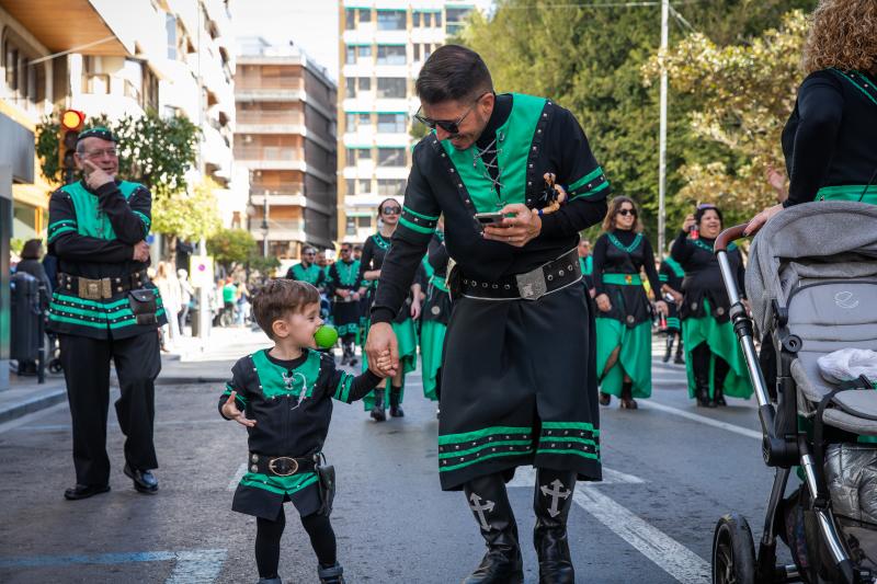 Las imágenes del desfile del Medio Año Festero en Orihuela