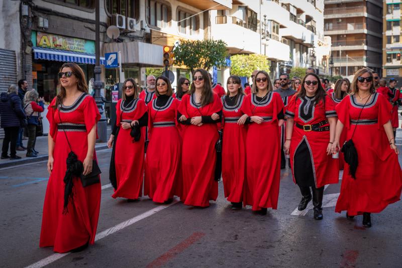Las imágenes del desfile del Medio Año Festero en Orihuela