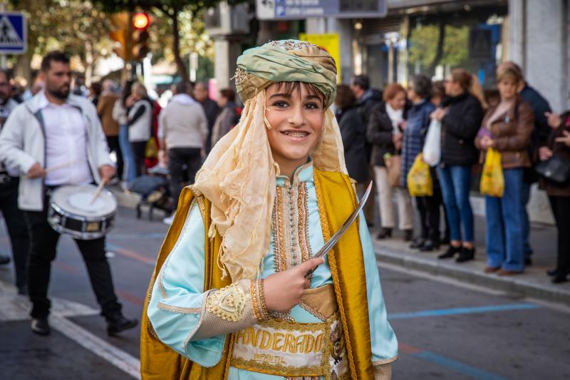 Las imágenes del desfile del Medio Año Festero en Orihuela
