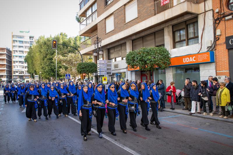 Las imágenes del desfile del Medio Año Festero en Orihuela