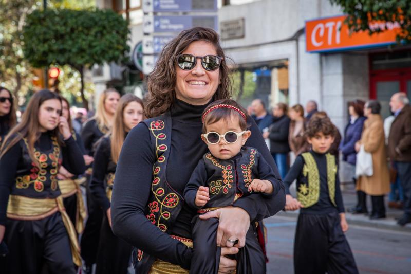 Las imágenes del desfile del Medio Año Festero en Orihuela
