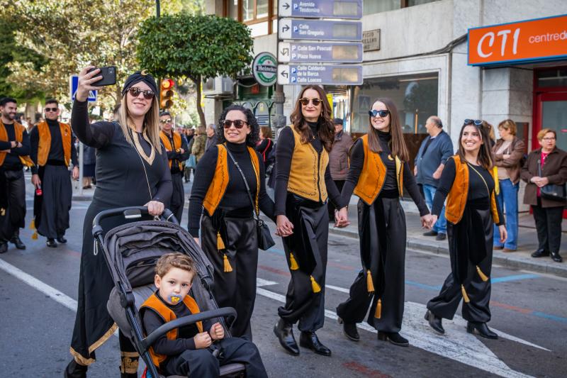 Las imágenes del desfile del Medio Año Festero en Orihuela