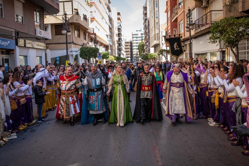 Las imágenes del desfile del Medio Año Festero en Orihuela