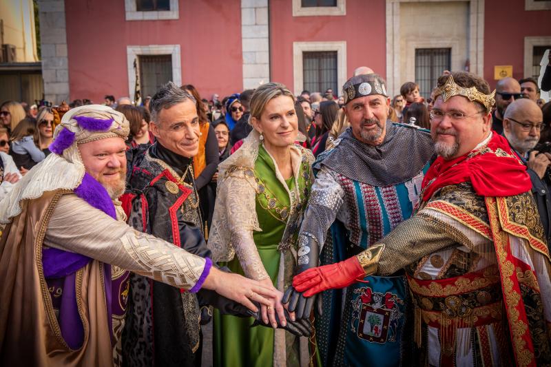 Las imágenes del desfile del Medio Año Festero en Orihuela
