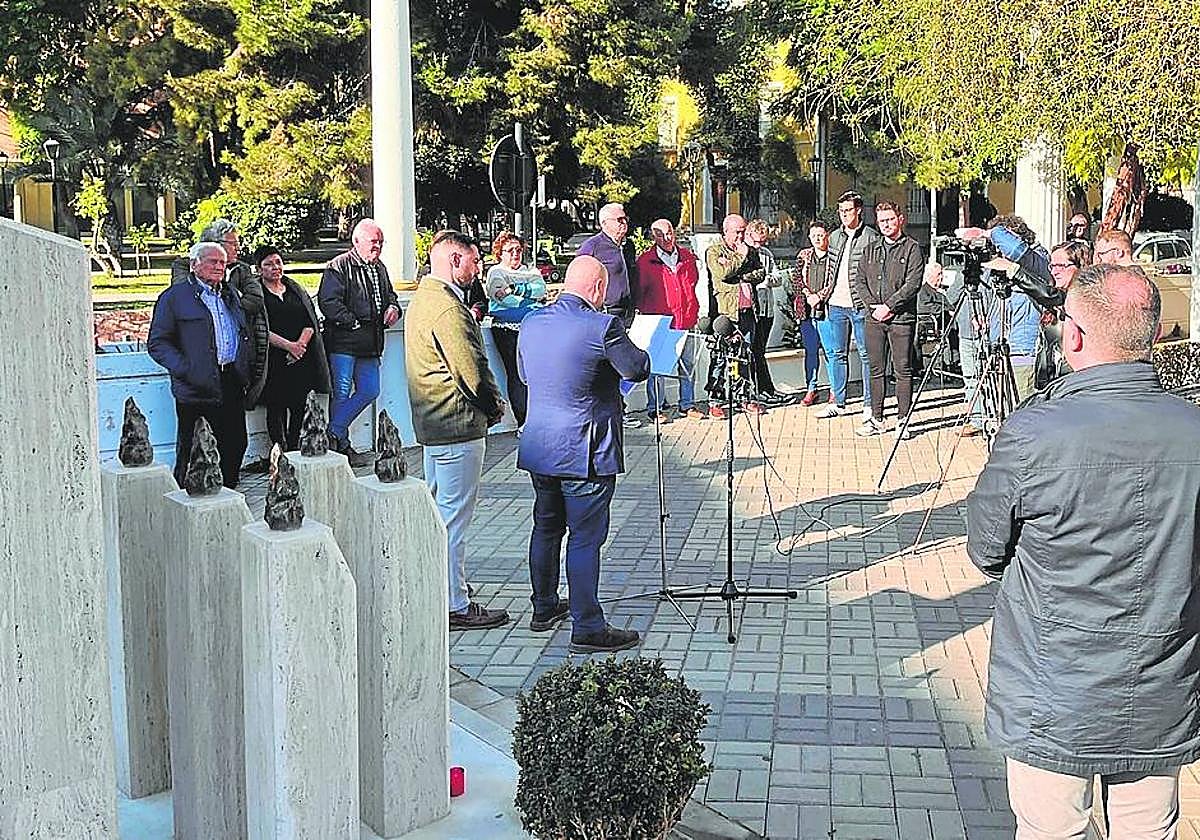 Homenaje, ayer, a las víctimas del Holocausto en el jardín de Los Mártires.