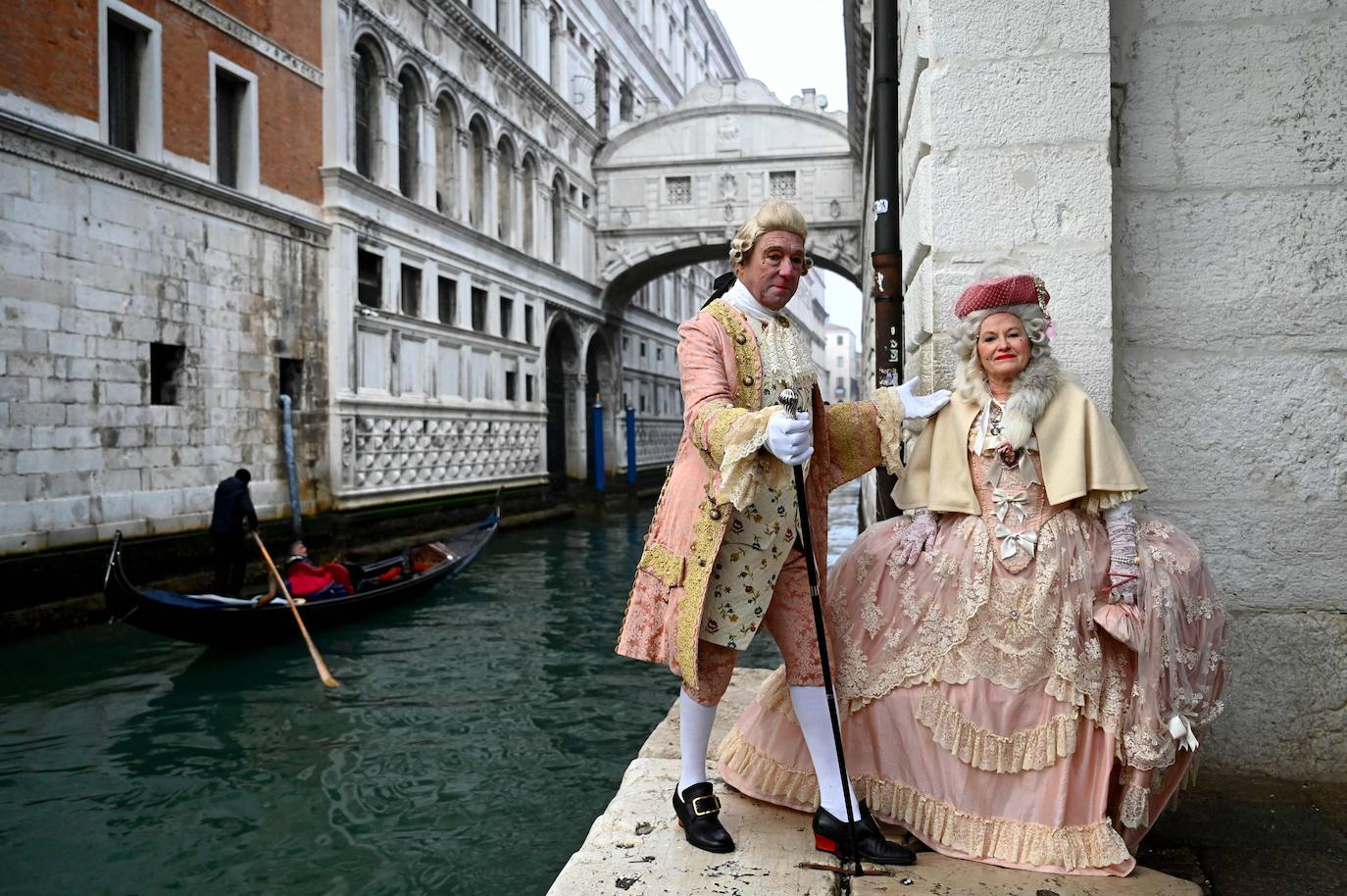 El Carnaval de Venecia llena de máscaras la ciudad