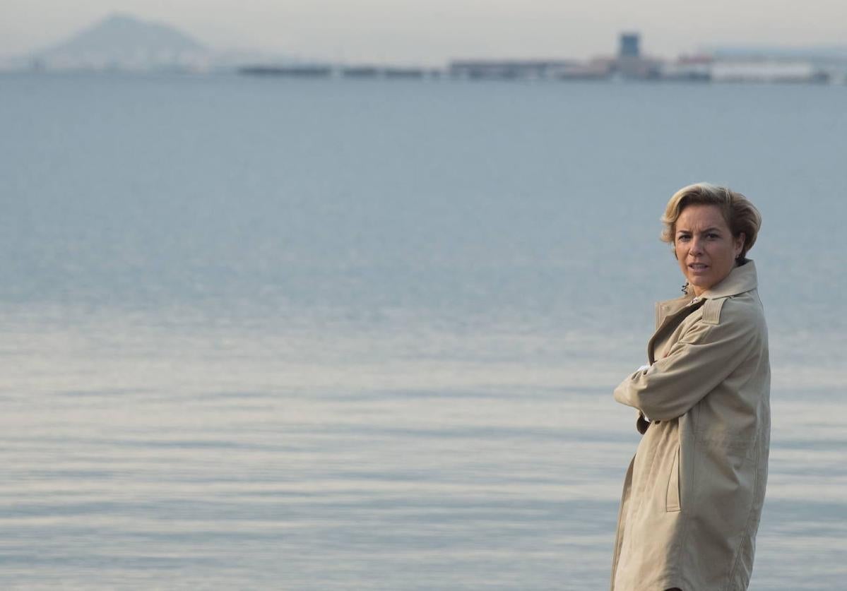 Adela Martínez-Cachá, junto al Mar Menor, en una imagen de octubre de 2016.