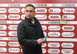 Javier Recio, ayer, en la sala de prensa del Enrique Roca tras la presentación de Svidersky.